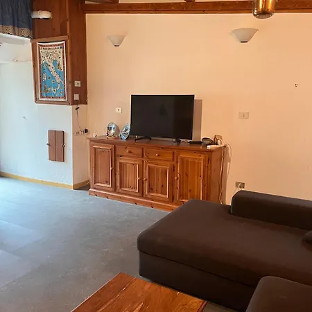 Family Sauze With Parking, 2 Bedrooms 公寓 *