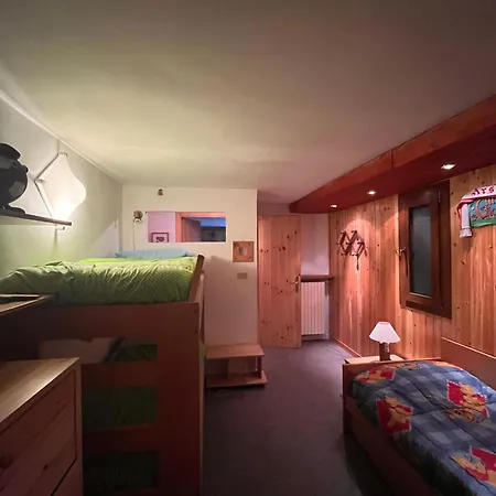 Family Sauze With Parking, 2 Bedrooms Apartament