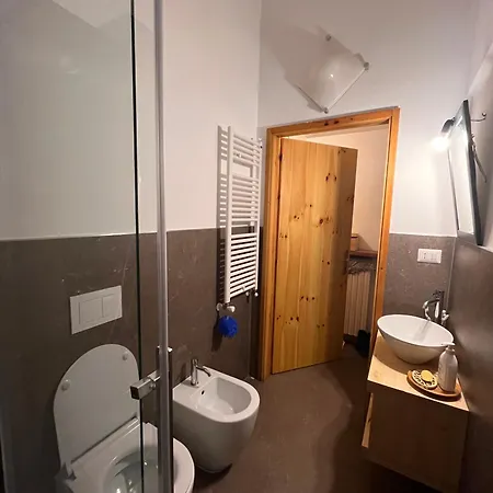 Apartment - Spacious Apartment, Garage