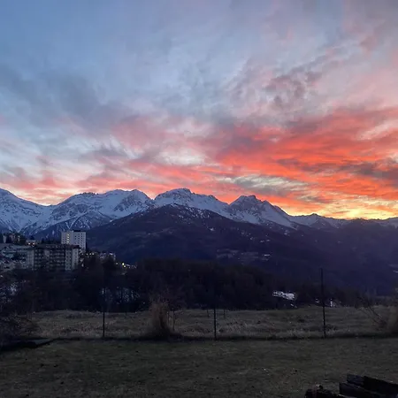 Family Sauze With Parking, 2 Bedrooms Apartament *