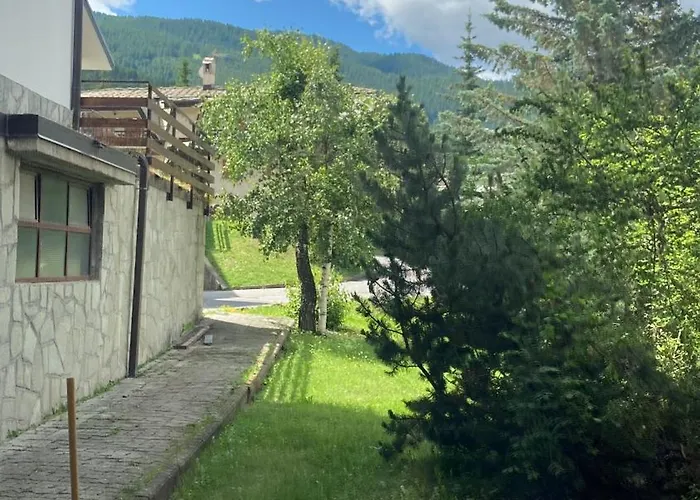 Family Sauze With Parking, 2 Bedrooms